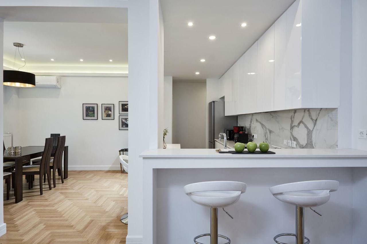 Luxurious Spacious Apt Next To Hilton Hotel Athen Eksteriør billede